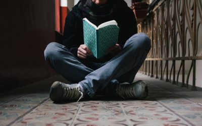 آیا من درونگرا هستم یا اختلال اضطراب اجتماعی دارم؟ : تفاوت این دو را بدانید.