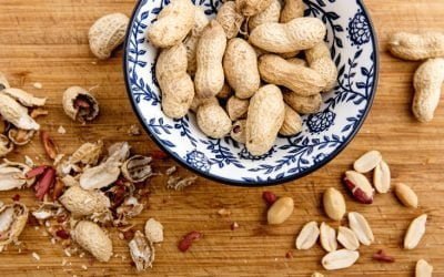 خوردن بادام زمینی می تواند است خطر سکته مغزی  را کاهش دهد!