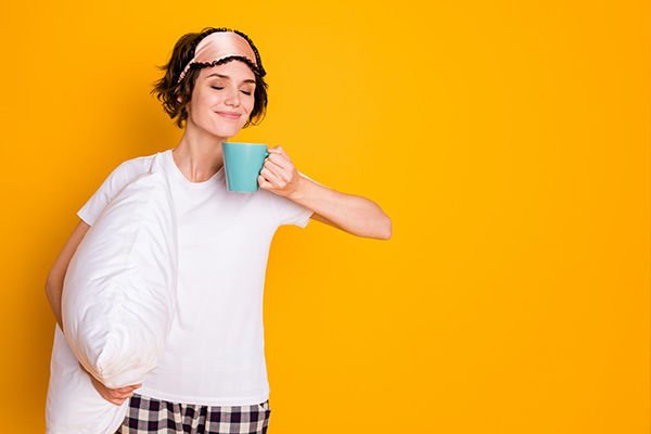 آیا شیر گرم به خوابیدن شما کمک می کند؟