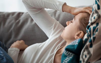 اختلال خواب (دیسومنیا): علل، انواع و علائم
