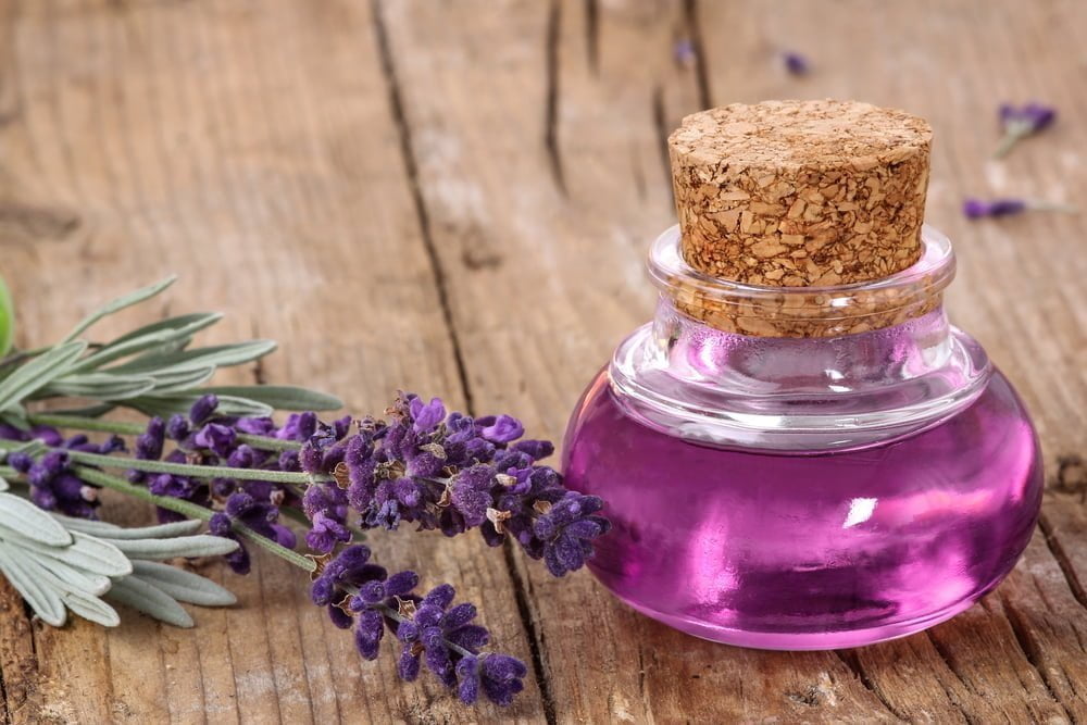 بهترین روغن ها و اسانس های ضروری برای داشتن خواب عالی
