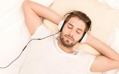آیا ضربان دو گوشی می تواند به شما کمک کند به خواب بروید؟
