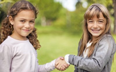 چگونه بخشش را به کودک مان یاد دهیم؟