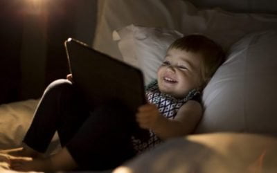 چگونه نور آبی بر خواب کودکان تأثیر می گذارد؟
