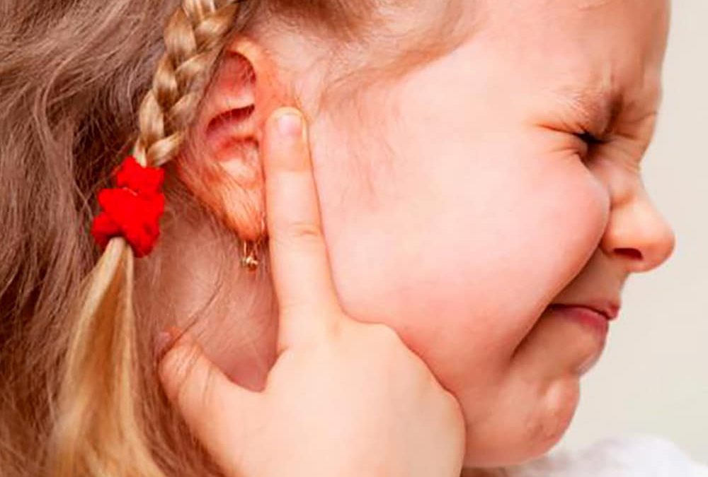 چرا گوش هایم زنگ می زند؟ وزوز گوش : علل، تشخیص و درمان