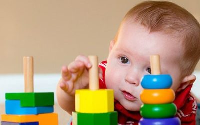 نشانه های اوتیسم در نوزادان: راهنمای ساده برای تفاوت های رشدی