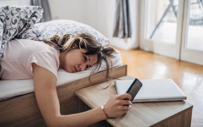 چگونه کمتر بخوابیم: روش های کاهش خواب و حفظ انرژی در طول روز