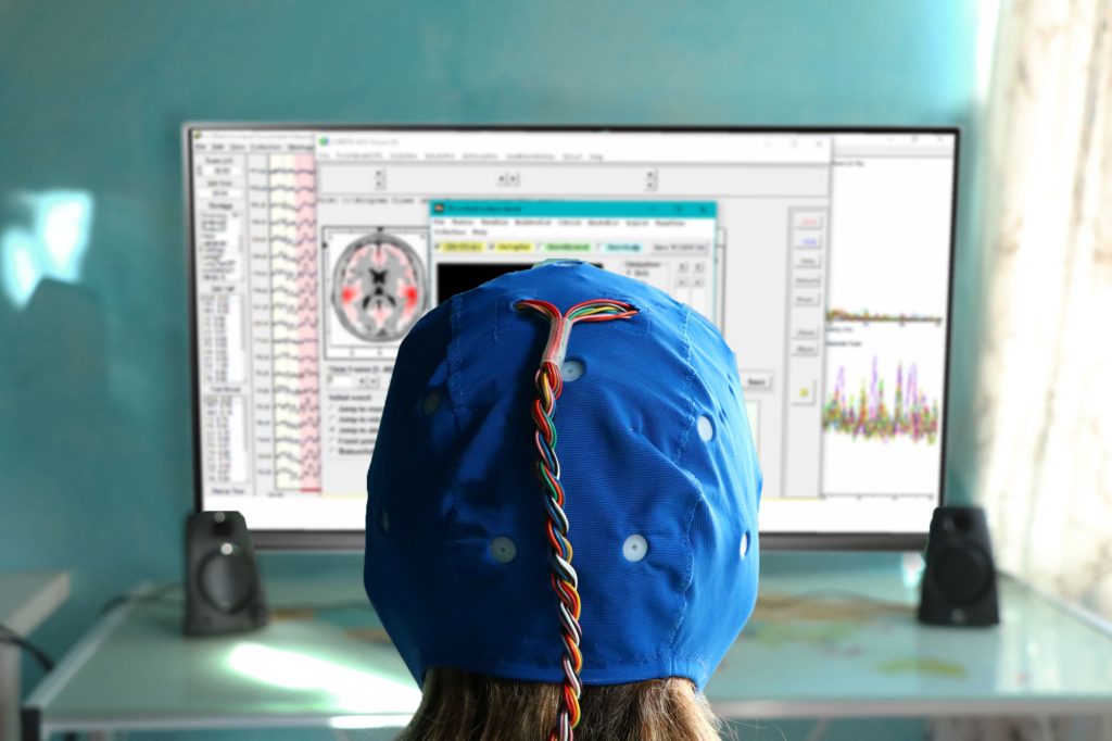 دستگاه پیشرفته LoRETA Neurofeedback در کلینیک سلامت مغز دانا شیراز