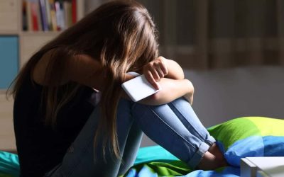 دلایل و علائم افسردگی در نوجوانان: چگونه حمایت کنیم و بهترین روش های درمان