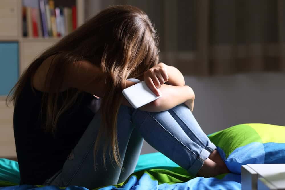 دلایل و علائم افسردگی در نوجوانان: چگونه حمایت کنیم و بهترین روش های درمان